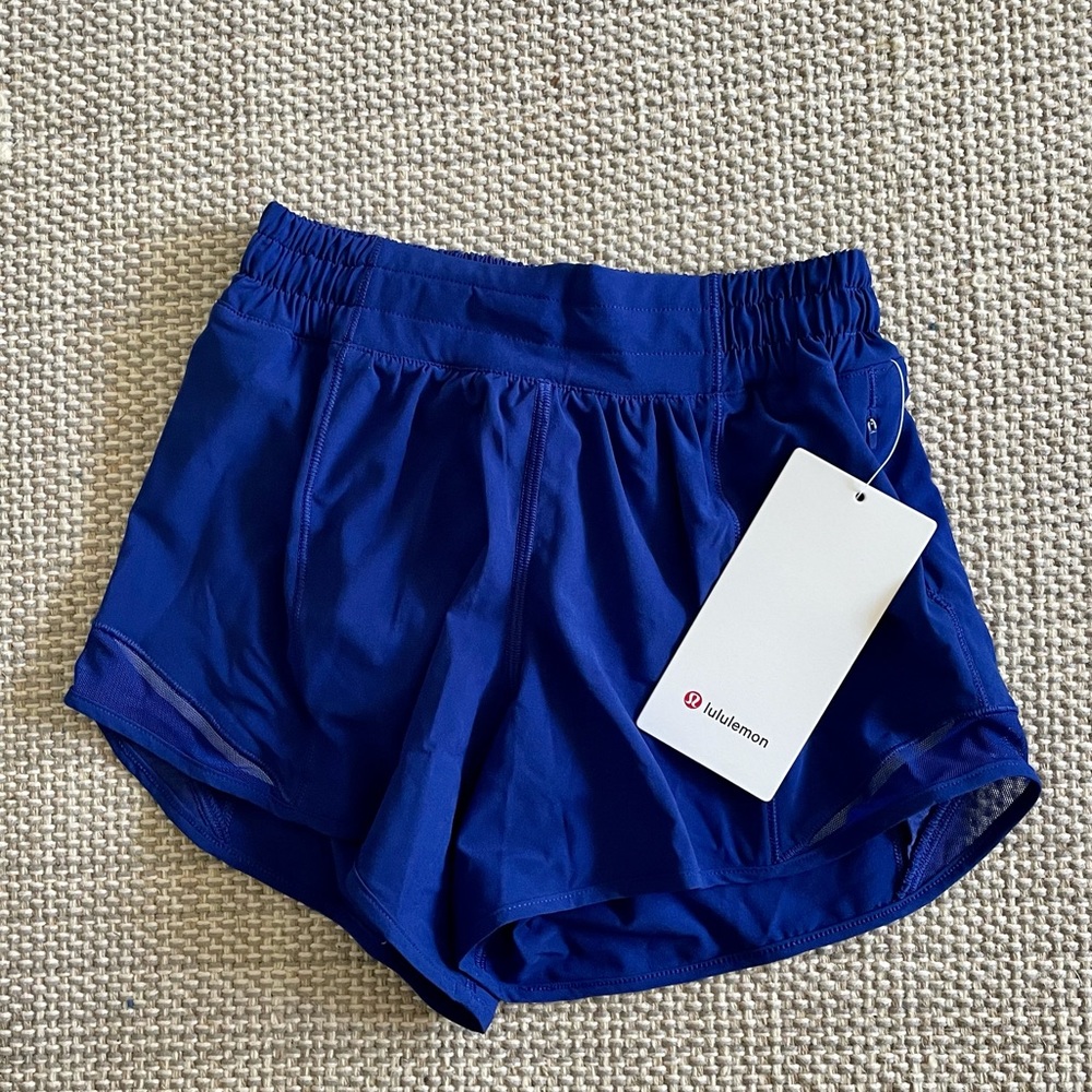 Lululemon Hotty hot shorts in Larkspur size 2